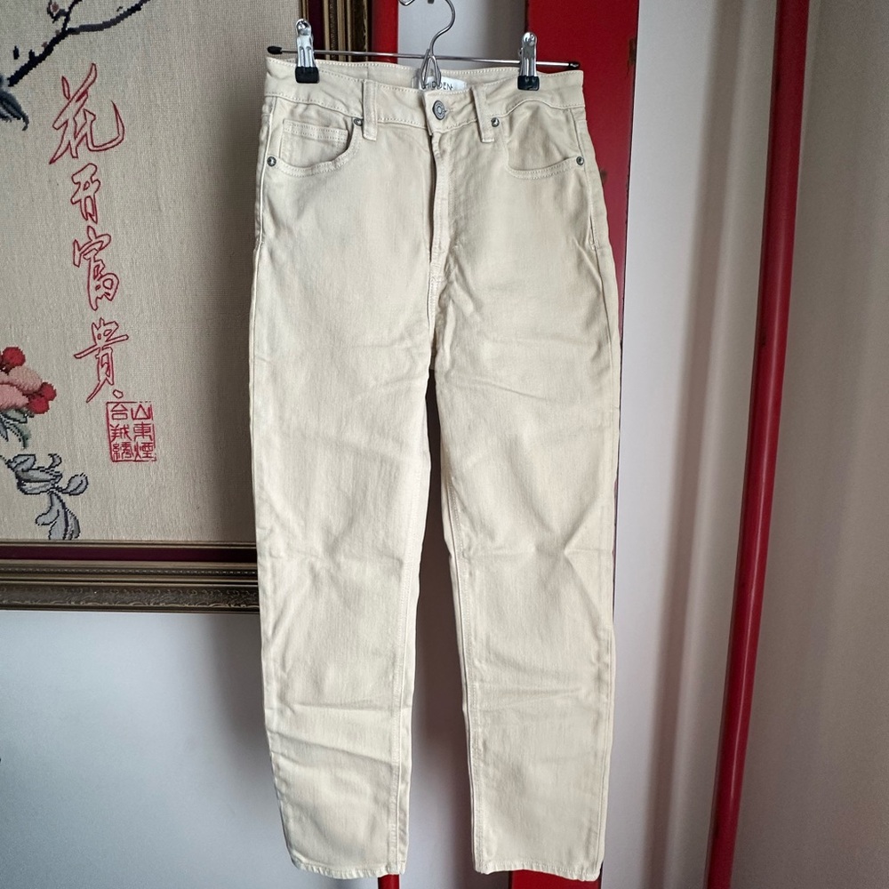 Hidden Cream High-Waisted Straight Jeans